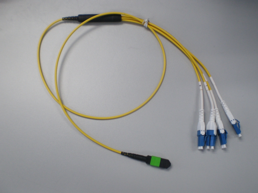 MTP-LC 8 core Uniboot patch cord